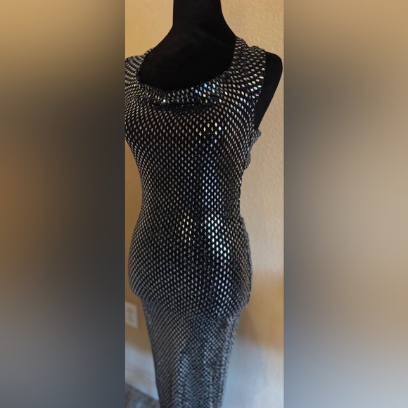 Codigo stretchy body con sequin dress - Picture 3 of 7